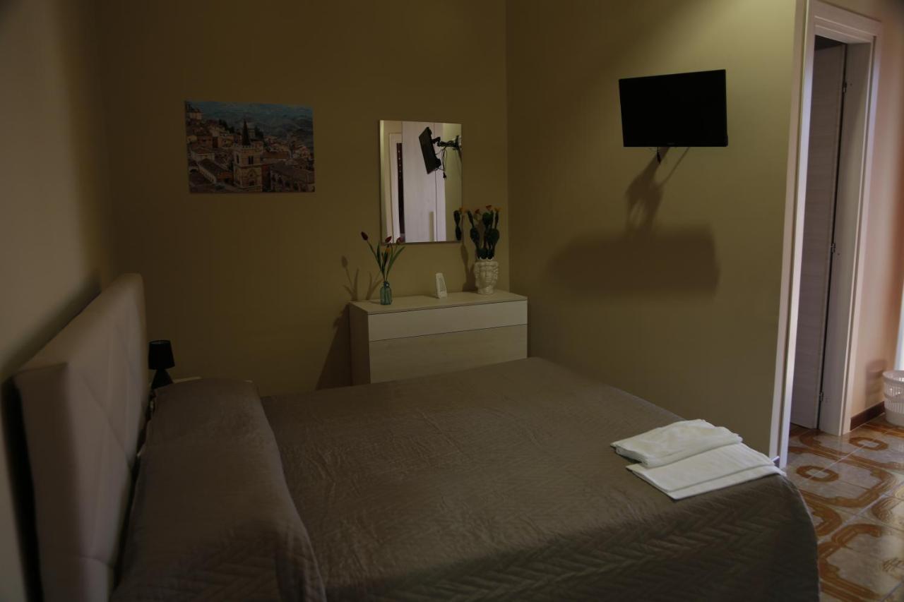 B&B Al Centro นิโกเซีย ภายนอก รูปภาพ